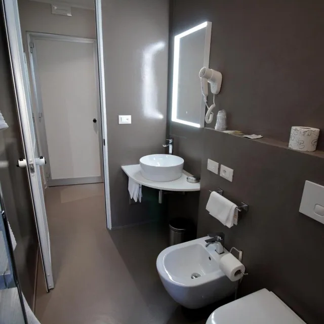 غرفة قياسية ثلاثية، Hotel Vittoria 4/7