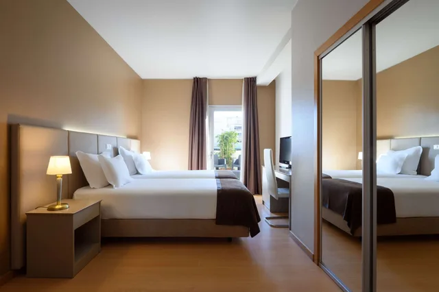 غرفة بسريرين منفصلين لذوي الإعاقة، Tryp By Wyndham Porto Centro Hotel 1/9