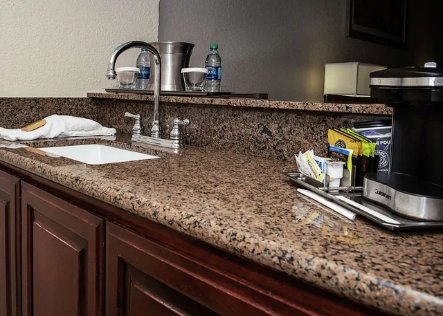 Room, Parlor، Doubletree By Hilton Hotel Lafayette 1/1