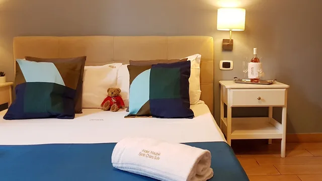 غرفة كومفورت بسرير كوين، Hotel Meuble Santa Chiara Suite 8/10