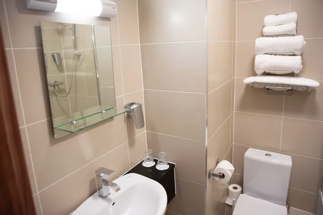 غرفة قياسية بسرير مزدوج، West County Hotel 7/9