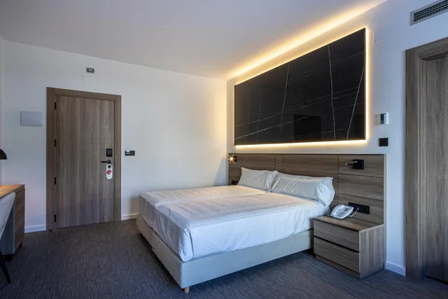 Room, Double or Twin Bed, HOTEL INFFINIT SANXENXO PLAYA 3/8