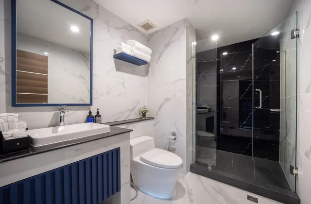 Suite, River View, Eastin Hotel Vientiane 3/6
