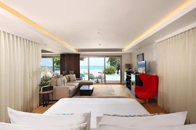 Premium, Suite, King Bed, Pool Access، Double-Six Luxury Hotel Seminyak 3/4