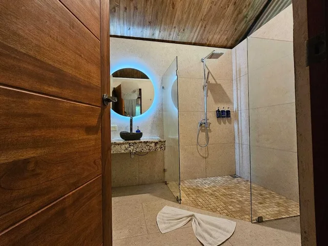Superior, Cabin, King Bed, PACHIRA LODGE 2/2