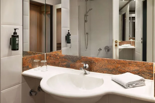 Lounge, Twin Beds، Sunday Hotel & Suites Leipzig 4/5