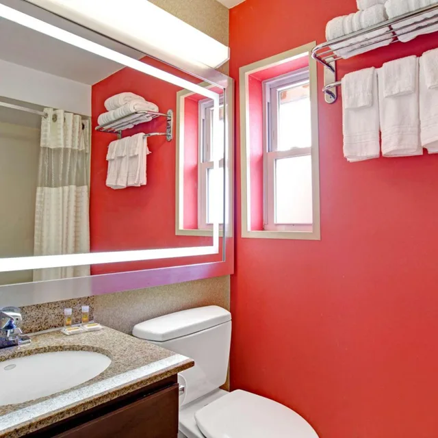 غرفة ديلوكس بسريرين مزدوجين، Days Inn by Wyndham Ridgefield NJ 3/5