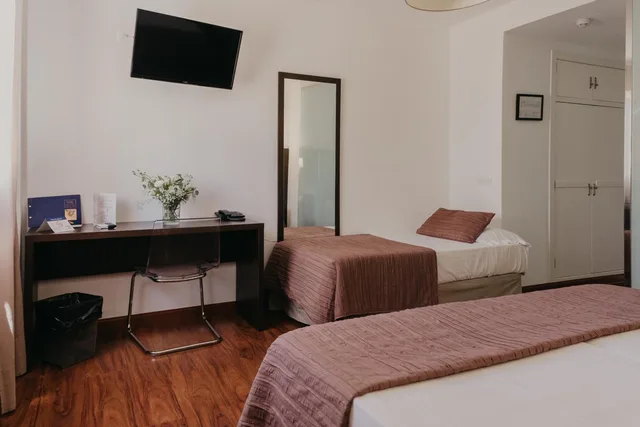 غرفة ثلاثية، MARE HOTEL 2/9