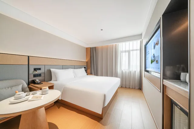 Superior, Ji Hotel (Shanghai Zhoupu Wanda Plaza) 2/2