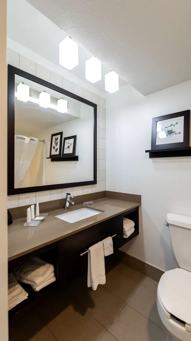 غرفة بسريرين كوين، Country Inn & Suites by Radisson, Appleton Airport - Fox River Mall Area 5/5