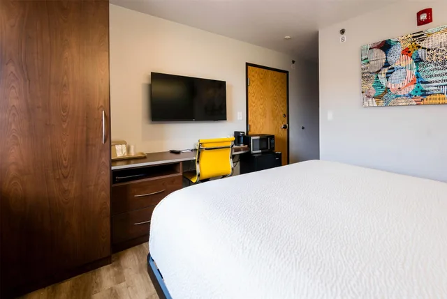 غرفة بسرير كوين، Microtel Inn & Suites by Wyndham Cheyenne 8/9