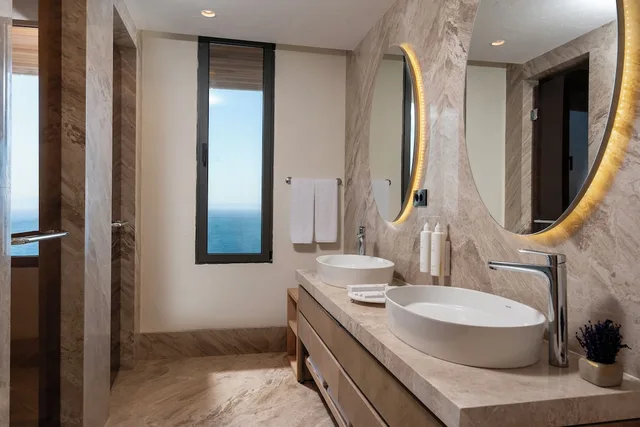 جناح تنفيذي بسريرين مزدوجين بإطلالة على البحر بغرفتي نوم، Swissotel Living Bodrum 3/3