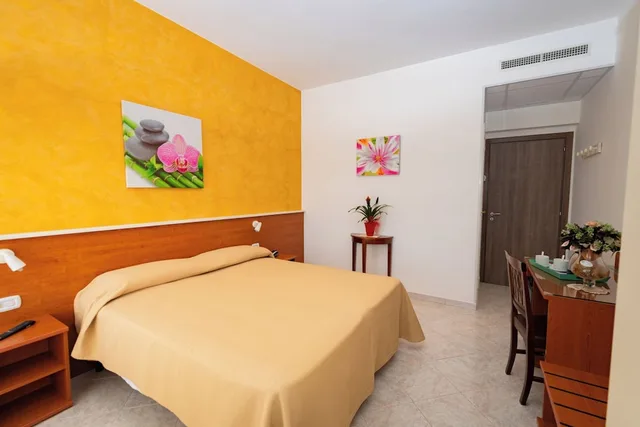 غرفة بسرير مزدوج بإطلالة على البحر، Baia Verde 2/10