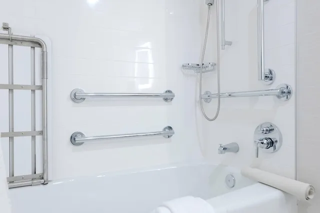 غرفة بسريرين كوين لذوي الإعاقة، Radisson Hotel Santa Maria 4/4