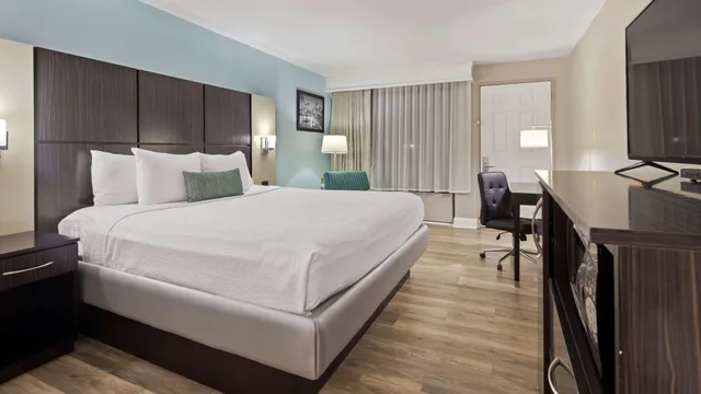 غرفة بسرير كينج لذوي الإعاقة، Best Western Historical Inn 3/7