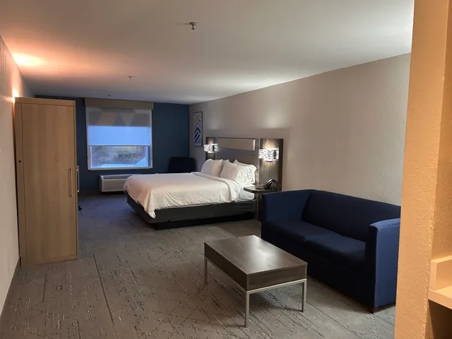 جناح بسرير كينج، Holiday Inn Express Hotel & Suites Murphy 2/4