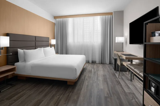 غرفة قياسية بسرير كينج، AC Hotel Miami Brickell 5/7