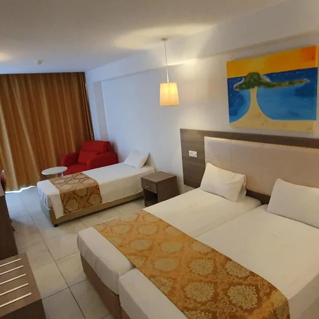 غرفة عائلية، Corfu 2/10