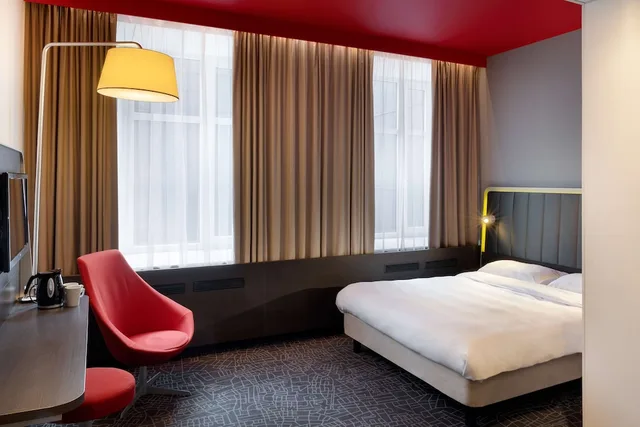 Superior, Queen Bed, Park Inn By Radisson Central Tallinn 4/7