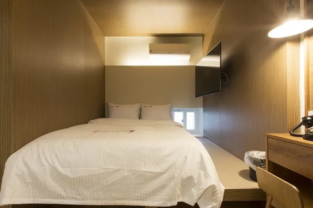 غرفة ديلوكس بسرير كوين، The Sangju Hotel Seoul 8/10