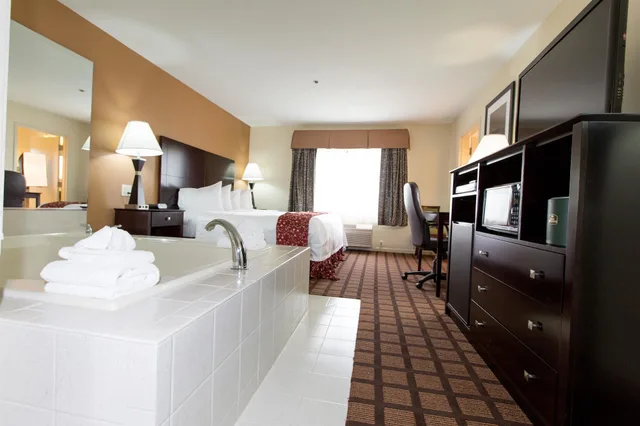 جناح بسرير كينج بحوض جاكوزي، Best Western Oakbrook Inn 2/5