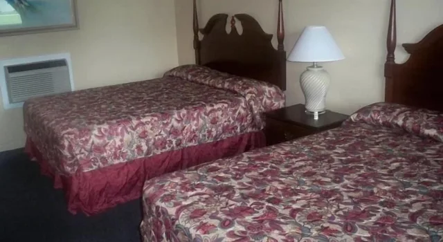 Room, 2 Double Beds, Catalina Airport Motel 8/10