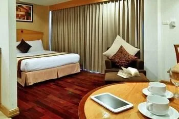 غرفة سوبيريور بسرير مزدوج بشرفة، Admiral Suites Bangkok 1/3