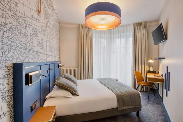 Court, Comfort, Queen Bed, Best Western Hotel Graslin 5/9