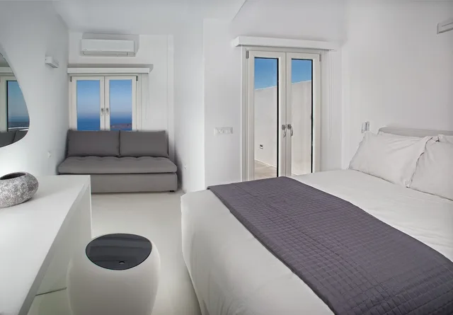 غرفة جونيور بسرير كوين بإطلالة على البحر بجاكوزي، May Seven Suites - Adults Only 2/10