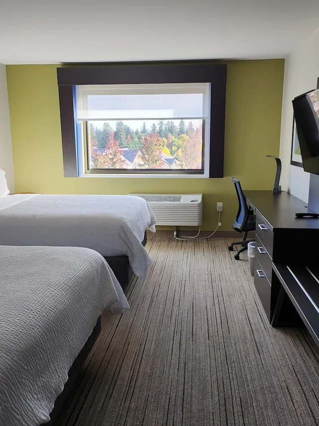 غرفة قياسية بسريرين كوين لذوي الإعاقة، Holiday Inn Express Suites Camas Vancouver 2/7