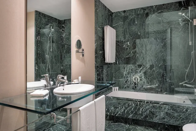 غرفة قياسية بسريرين منفصلين بإطلالة، Ac Hotel Malaga Palacio By Marriott 6/8