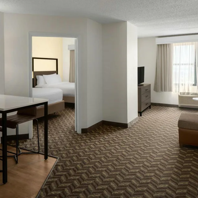 جناح بسريرين مزدوجين بغرفة نوم واحدة مع أريكة، Residence Inn By Marriott New Rochelle 2/4