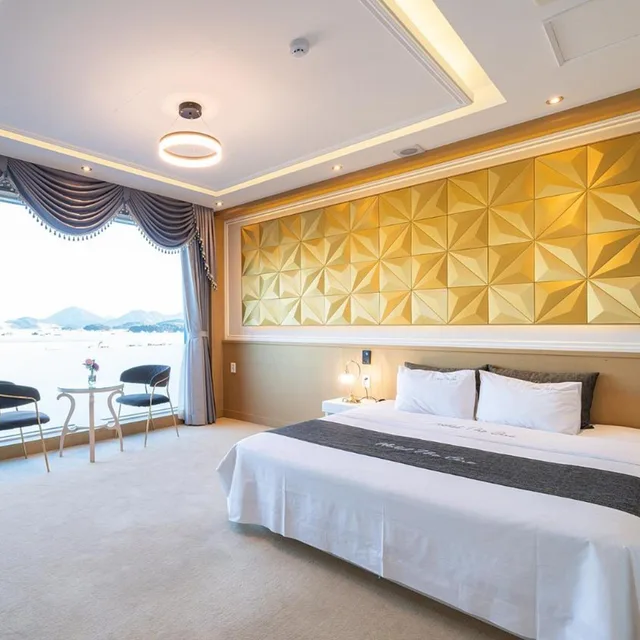غرفة قياسية بسرير مزدوج بإطلالة على البحر، Hotel The One Yeosu 1/8