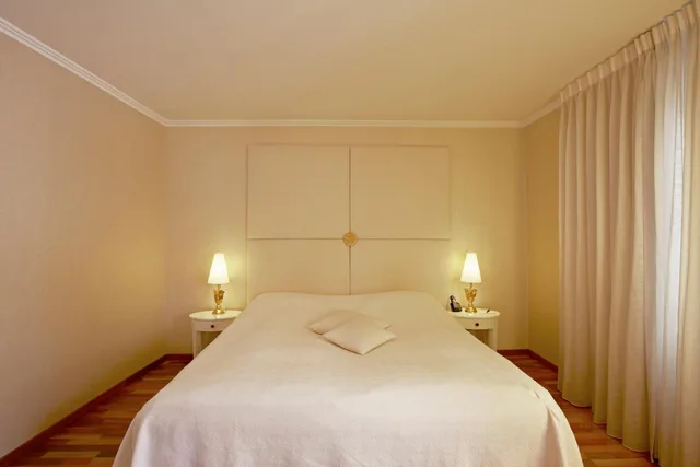 غرفة ثلاثية بسرير فردي بإطلالة على النهر، Hotel des Balances 5/8