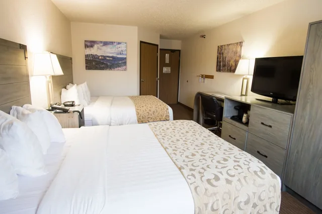 Standard, 2 Queen Beds, Accessible, Best Western Alpenglo Lodge 4/10