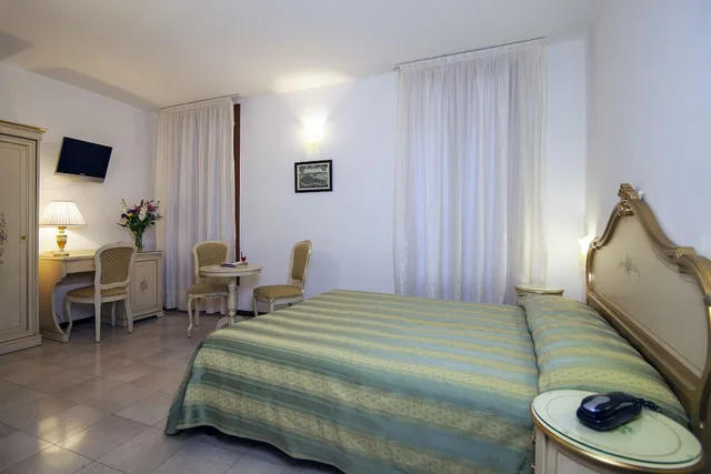 غرفة قياسية بسرير مزدوج، Orion Hotel 4/10