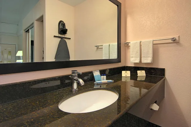 غرفة بسريرين كينج، Americas Best Value Inn Sinton 3/3