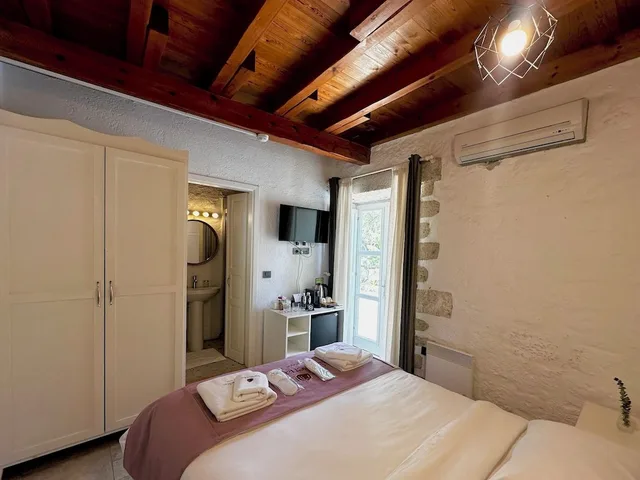 غرفة قياسية بسرير كوين بإطلالة على المسبح، La Grenadine Hotel 5/8