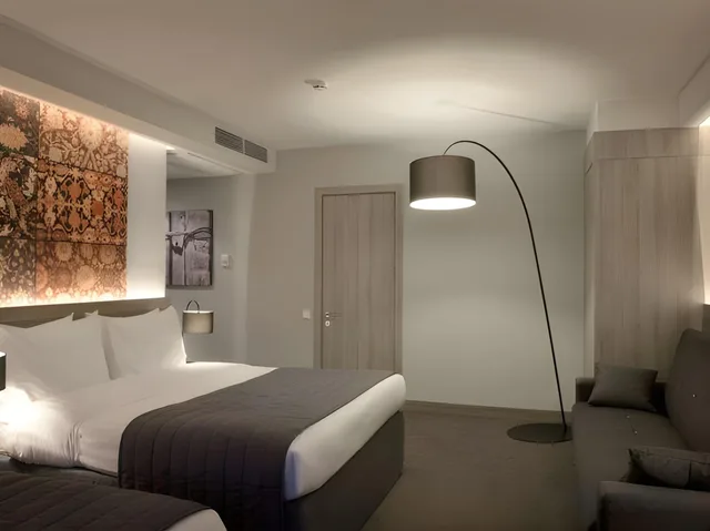 غرفة عائلية رباعية بسريرين كوين، Republica Hotel Yerevan 1/1