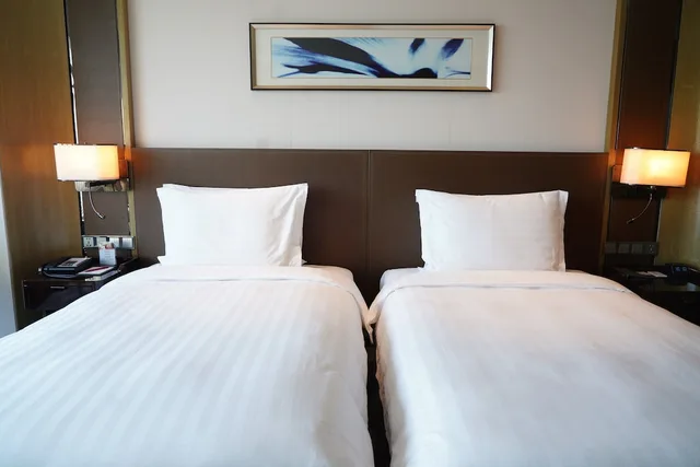 غرفة بريميوم بسريرين منفصلين، CROWNE PLAZA DALIAN SPORTS CENTER 8/10