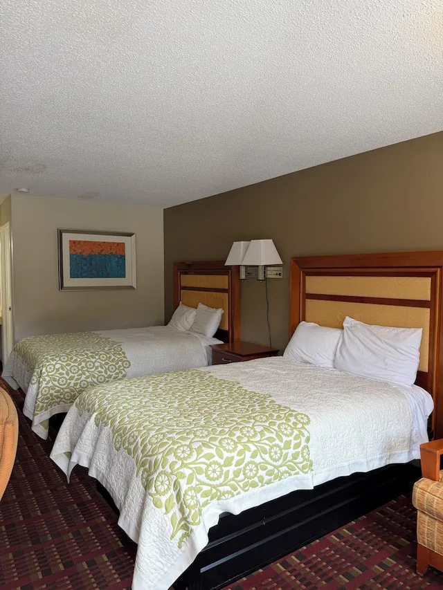 غرفة قياسية بسريرين كوين، Peach Tree Inn 4/9