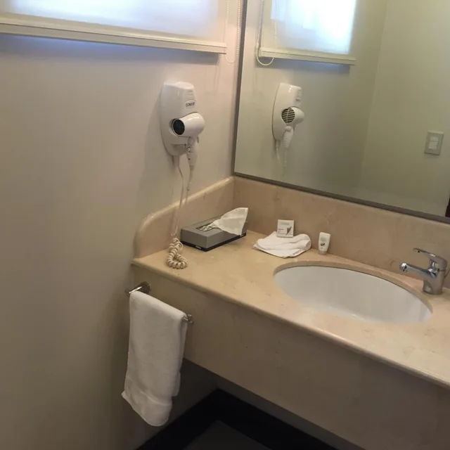 جناح جونيور، Hotel Casa Torres 6/9