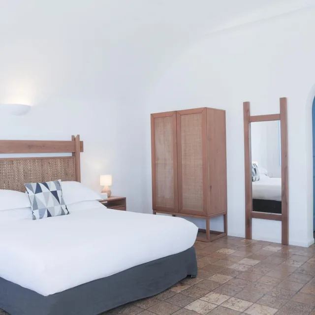 Suite, Caldera View, Hot Tub، Pantelia Suites Santorini 3/8