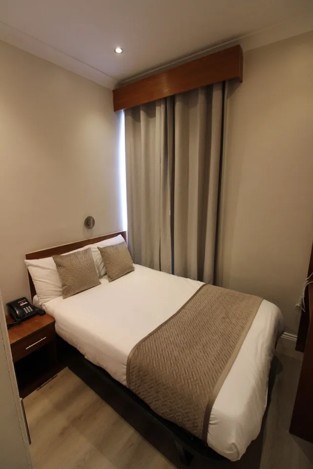 غرفة بسرير مزدوج، Wedgewood Hotel 3/8
