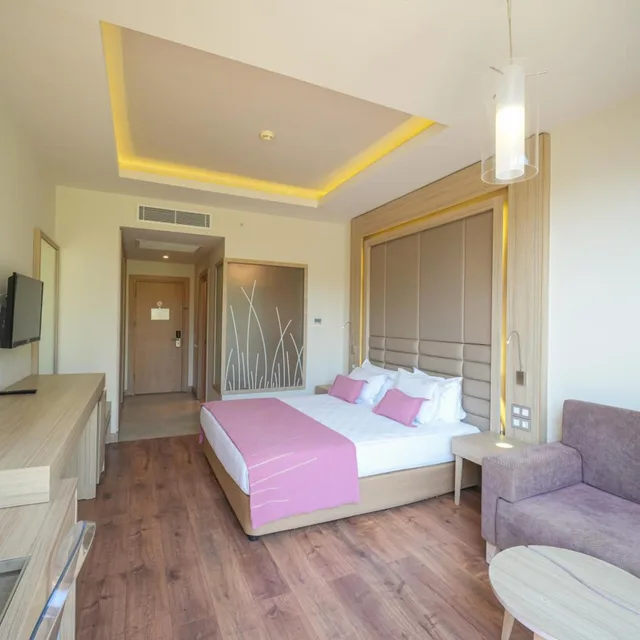 Room, Double or Twin Bed, Side Sea View، Orka Lotus Beach 2/6