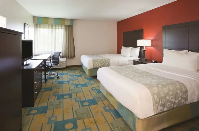 غرفة ديلوكس بسريرين مزدوجين، La Quinta Inn Sheboygan 2/6