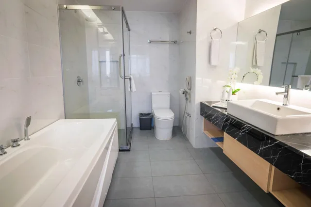 Junior Suite, Crystal Crown Hotel Petaling Jaya 8/8