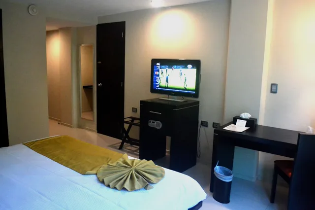 غرفة ديلوكس بسريرين مزدوجين، Hotel El Espanol Paseo de Montejo by Kavia 5/7