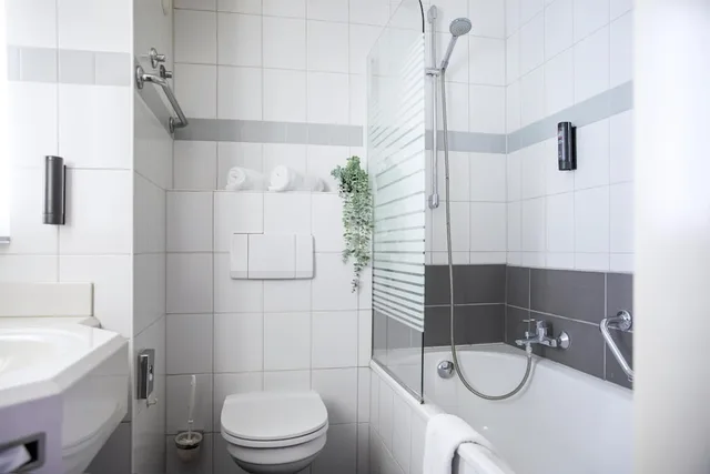 غرفة بزنس ثلاثية، ACHAT Hotel Heppenheim 7/8