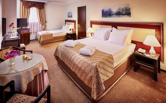 غرفة قياسية ثلاثية بسرير كوين وسرير فردي، Gunes Hotel Merter Istanbul 9/10